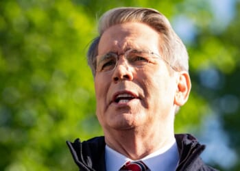 Sec. Scott Bessent Blasts Democrat Senators Warren and Klobuchar as 'Failures' in Fiery Takedown