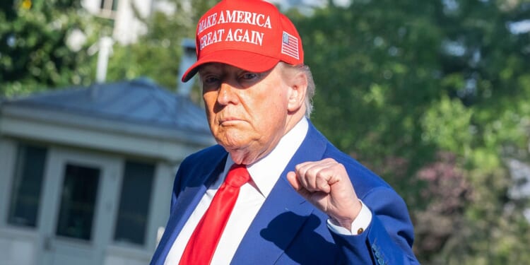 Trump Cuts All U.S. Foreign Aid to Colombia After President Petro Attacks Anti-Drug Strikes [WATCH]