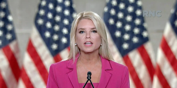 Trump Demands AG Bondi To ‘DO SOMETHING!’ After Revelation of 274 FBI Agents at January 6 Event