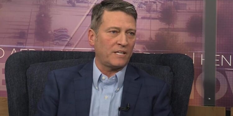 Trump gets giddy, boasting he’s ‘the best physical specimen,’ outperforming Bush and Obama