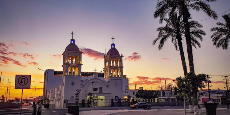 U.S., Mexico bishops call for a vigil for migrants