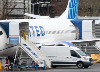 United Airlines Flight Reportedly Forced To Land After Windshield Gets Smashed By Mysterious Object; Pilot Injured