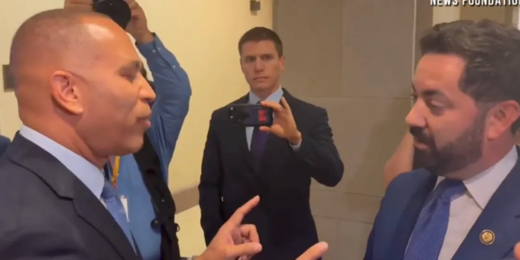 ‘Keep Your Mouth Shut’: Hakeem Jeffries Dukes It Out With House Republican Over Government Shutdown