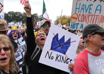 ‘No Kings’ Boomers Sing Patriotic Hymns — Then Close With John Lennon’s ‘Imagine’