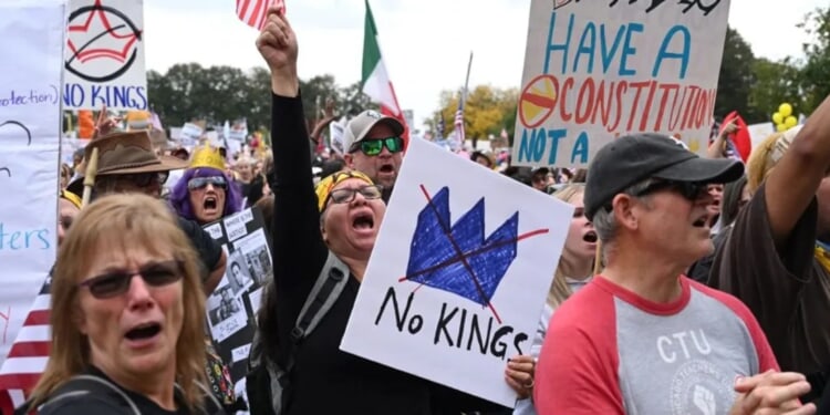 ‘No Kings’ Boomers Sing Patriotic Hymns — Then Close With John Lennon’s ‘Imagine’