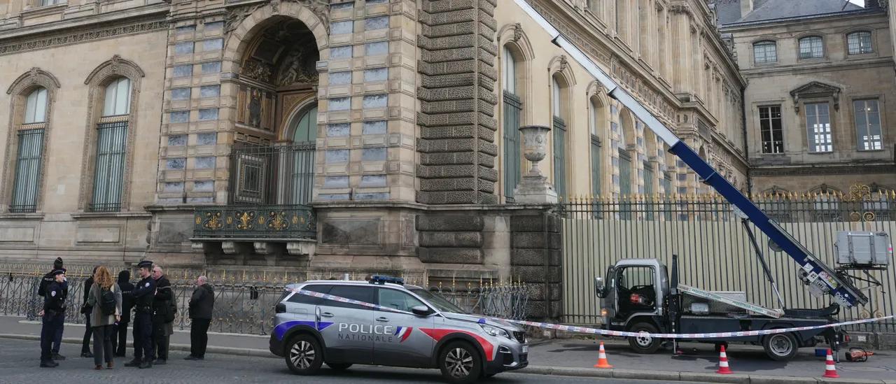 ‘Quiet As A Whisper’: German Firm Who Built Lift Allegedly Used In Brazen Louvre Heist Posts Viral Ad