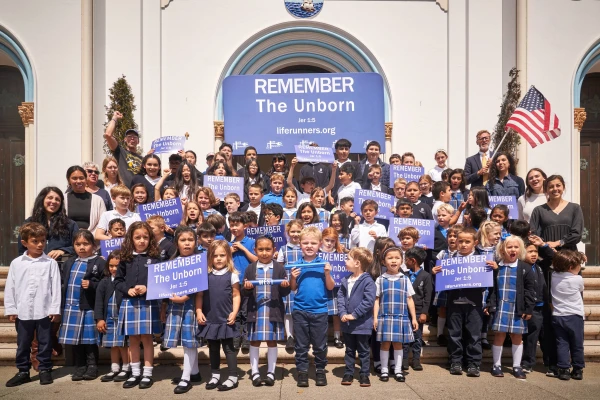 The San Francisco kickoff of the A-Cross America Relay began at Star of the Sea Church with students from Stella Maris Academy. Credit: Photo courtesy of LIFE Runners.