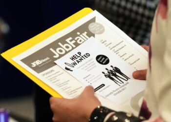 Reports predict U.S. hiring rebound in 2026