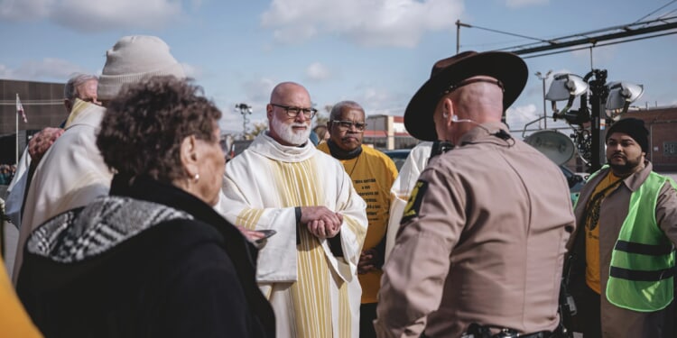 Judge orders halt to alleged ‘inhumane’ conditions for Illinois detainees