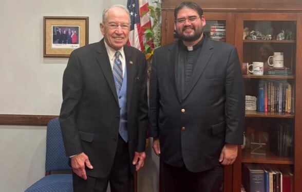 A beloved Iowa priest and immigrant advocate dies at 39