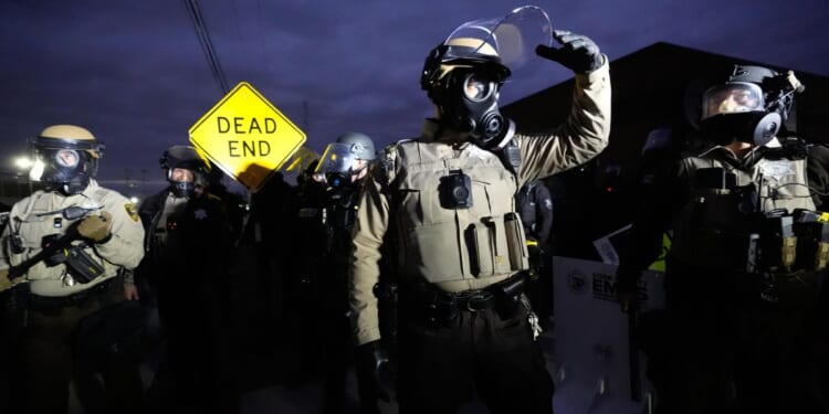 After claims of inhumane conditions, judge orders improvements at Chicago-area immigration facility