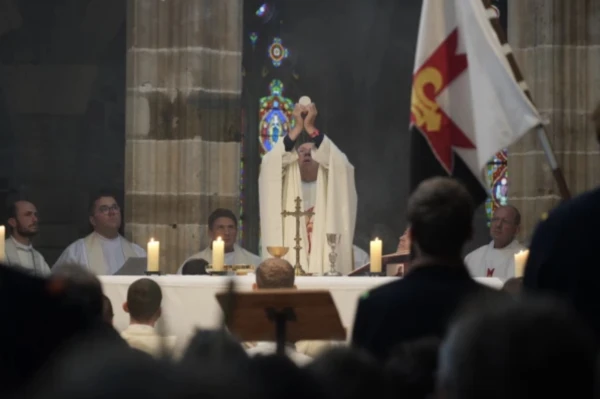 “Bear witness to the strength received in Vézelay.”. Credit: Jean Drouet
