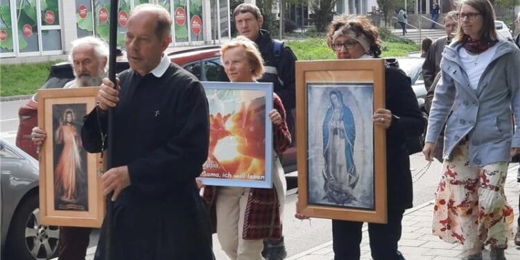 German city lifts prayer ban near abortion clinic after courts rule against buffer zone