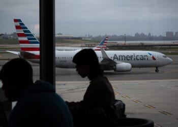 Flight cancellations and delays worsen as gov't shutdown drags on