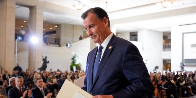 Why These Six Democrats Defied Hakeem Jeffries To End Shutdown