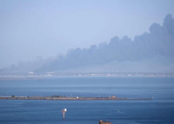 Firefighters battle blaze at decommissioned power plant in Texas