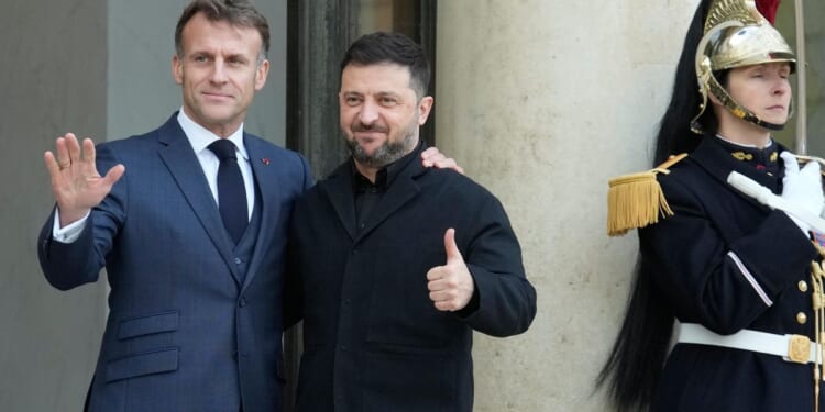 Ukraine signs a letter of intent to purchase up to 100 Rafale warplanes from France