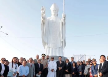 Imposing statue of Pope Leo XIV unveiled and blessed in Chiclayo, Peru