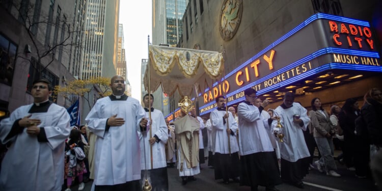 New York sees rising Catholic conversions amid broader national trends