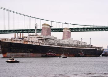Resting place set for the historic SS United States to become an artificial reef off Florida