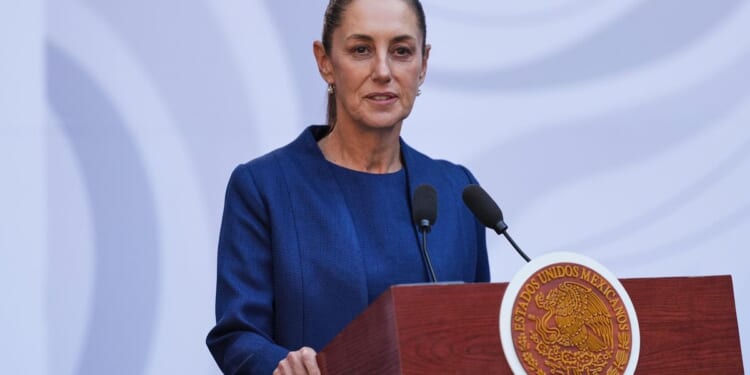 Claudia Sheinbaum rejects Trump's offer of military intervention against cartels