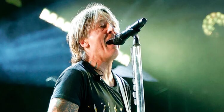 Country Music Star Performs For Trump At Mar-A-Lago, Sending Internet Into A Frenzy