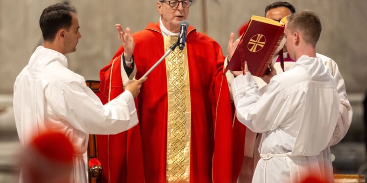 Belarus pardons 2 Catholic priests after talks with Vatican