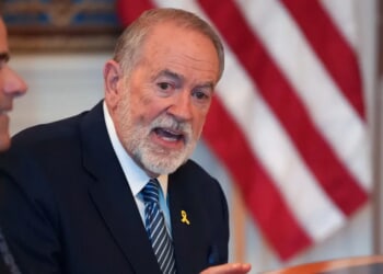 Mike Huckabee Held ‘Friendly’ Embassy Meeting With Convicted Israeli Spy Jonathan Pollard