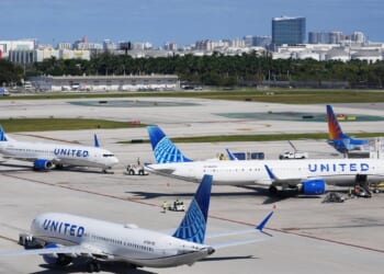 FAA bonuses to air traffic controllers with perfect attendance during shutdown leave thousands out