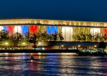 Lib Columnist Melts Down Hearing National Anthem In Nation’s Capital