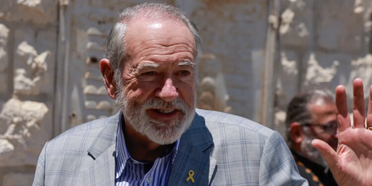 Mike Huckabee Should Probably Resign