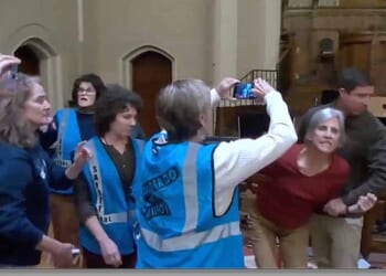 Boomers Gather at Church in Charlotte to Practice Obstructing ICE Agents – Twitchy