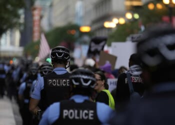 Trump says Chicago residents begging for crime help after violent weekend