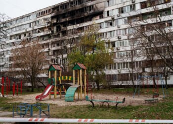 Russian attacks kill at least seven in Ukraine as talks on peace plan continue