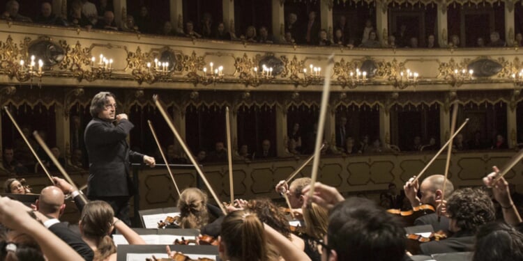 Pope Leo XIV to give 2025 Ratzinger Prize to conductor Riccardo Muti at Vatican Christmas concert