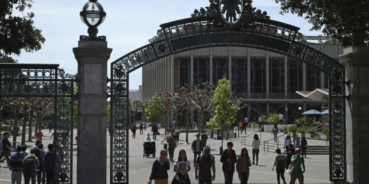 Federal Student Aid opens probe into Berkeley over 'violent protest' at Turning Point USA event