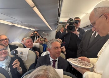 Pies and a baseball bat: The gifts Pope Leo XIV received on the papal flight to Turkey