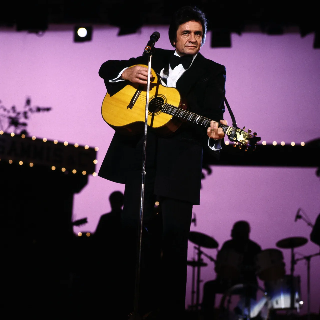 Sänger JOHNNY CASH In der Show: 'Freddy Quinn und seine Freunde' (1980). (Photo by kpa/United Archives via Getty Images)