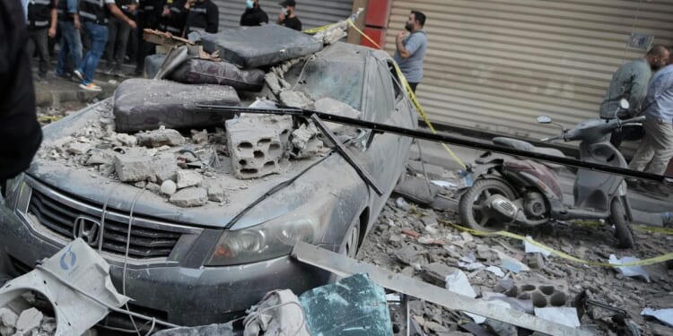 Lebanese leader criticizes Hezbollah for not disarming