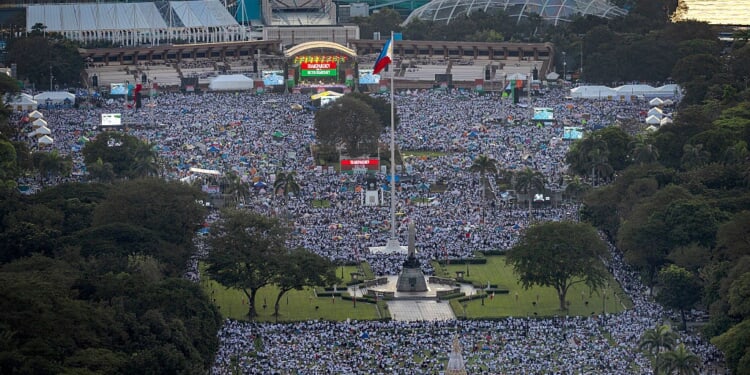 Filipino archbishop asks Catholics to attend protests against government corruption