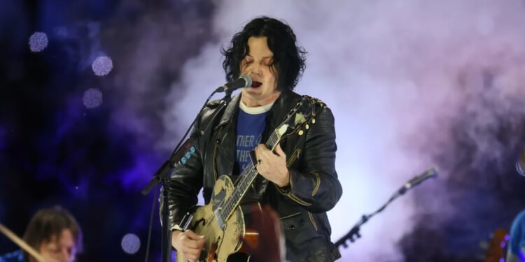 Globalist NFL Can Still Make Amends For Its Super Bowl Disaster