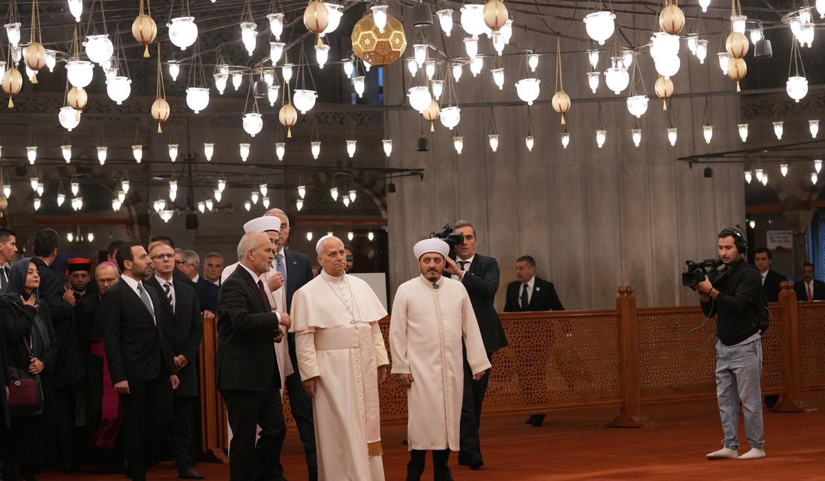 Pope Leo visits Istanbul's Blue Mosque at start of day of meetings with Turkey's religious leaders