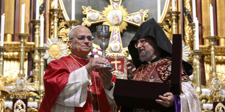 Pope Leo XIV honors 'courageous Christian witness of the Armenian people' in Istanbul