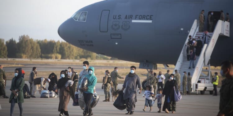 Kristi Noem, Homeland Security chief: All vetting of Guard shooting suspect took place under Biden