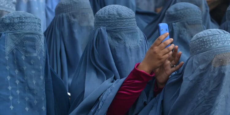 Australian Senator Wears Burqa To Parliament, Gets Suspended After Colleagues Have ‘Absolute Freak Out’