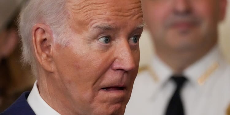 Biden Handler's Hot Mic Moment Adds Evidence to Cognitive Decline 'Debate' [WATCH]