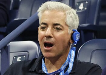 Billionaire’s Unorthodox Pickup Line Divides The Young, The Lonely And The Single