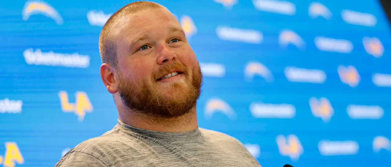 Chargers’ Bradley Bozeman Does Such Ridiculous Flop That It Puts LeBron James To Shame