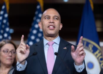 Defeated Hakeem Jeffries Unleashes a Rant of Lies as the Schumer Shutdown Ends and His Sombrero Descends – Twitchy