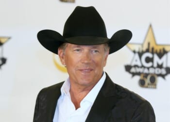 Dem Aftyn Behn Backpedals on Hating Nashville by Claiming She Was Conceived After a George Strait Concert – Twitchy